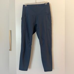 EUC size large everlane perform leggings in dusty blue